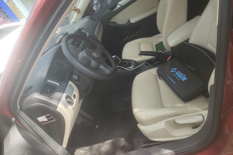 Used Volkswagen Sagitar 2012 1.6L Automatic Comfort Edition Left Front Seat