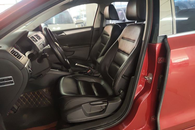 Used Volkswagen Sagitar 2012 1.4TSI Manual Luxury Model Left Front Seat