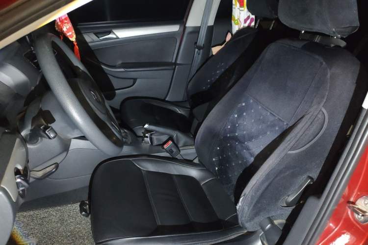 Used Volkswagen Sagitar 2012 1.6L Automatic Comfort Edition Left Front Seat