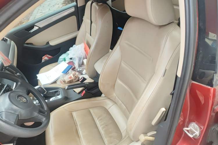 Used Volkswagen Sagitar 2012 1.6L Automatic Comfort Edition Left Front Seat