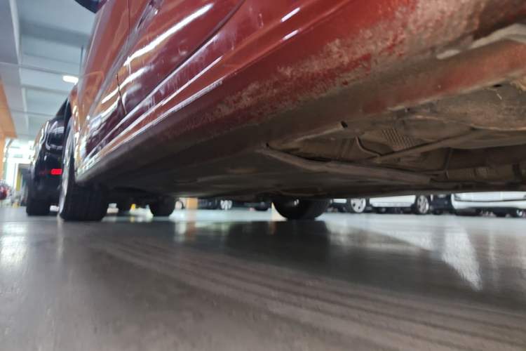 Used Volkswagen Sagitar 2012 1.4TSI Automatic Luxury Edition Left Side Sill