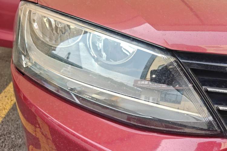 Used Volkswagen Sagitar 2012 1.4TSI Automatic Luxury Edition Right Front Headlight
