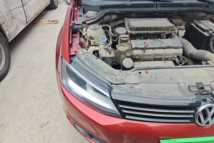 Used Volkswagen Sagitar 2012 1.6L Manual Comfort Model Right Front Headlight