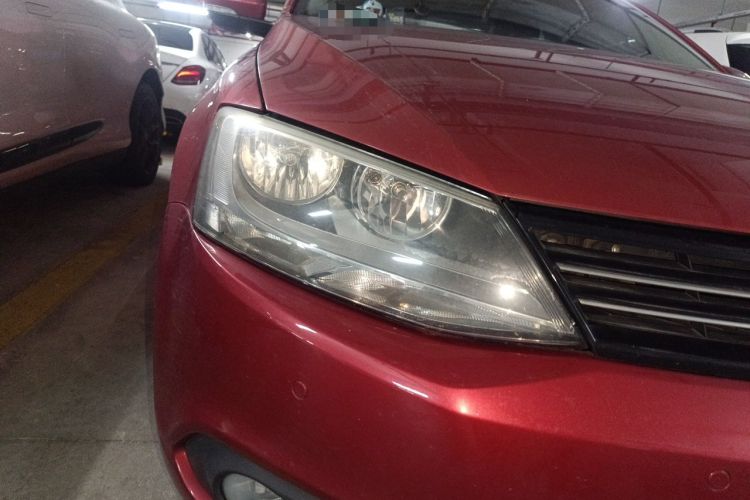 Used Volkswagen Sagitar 2012 1.4TSI Automatic Luxury Edition Right Front Headlight