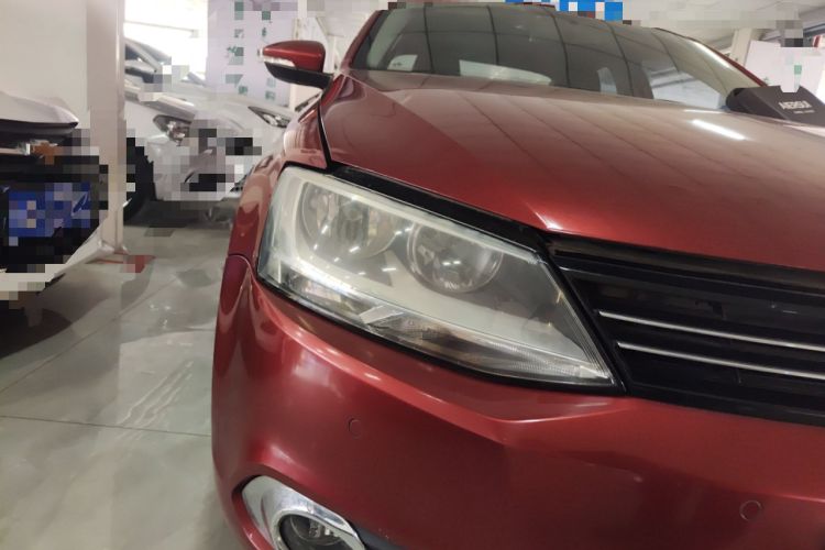 Used Volkswagen Sagitar 2012 1.4TSI Manual Luxury Model Right Front Headlight
