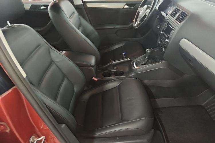 Used Volkswagen Sagitar 2012 1.4TSI Automatic Luxury Edition Right Front Seat