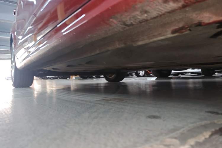 Used Volkswagen Sagitar 2012 1.4TSI Automatic Luxury Edition Right Side Sill