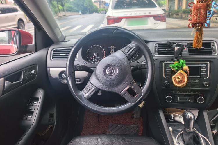 Used Volkswagen Sagitar 2012 1.4TSI Automatic Luxury Edition Steering Wheel