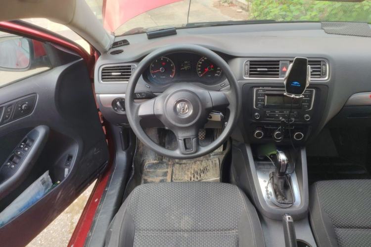 Used Volkswagen Sagitar 2012 1.6L Automatic Fashion Edition Steering Wheel