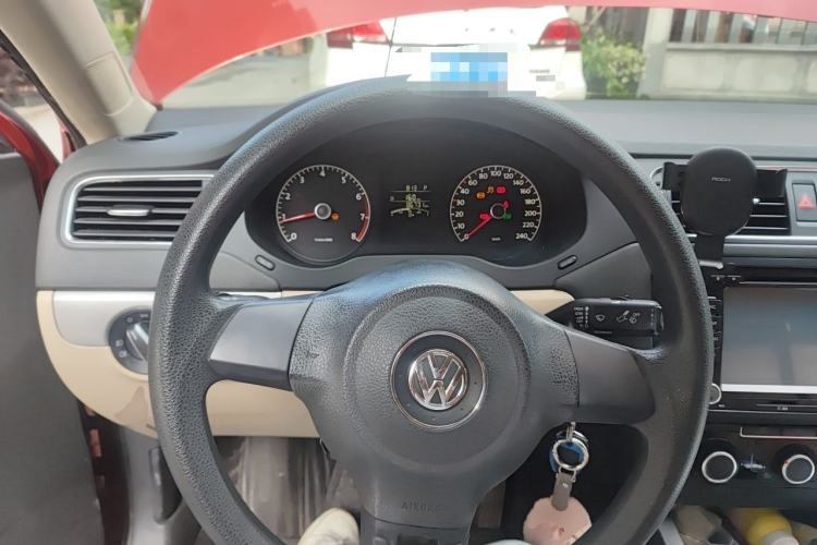 Used Volkswagen Sagitar 2012 1.6L Automatic Comfort Edition Steering Wheel