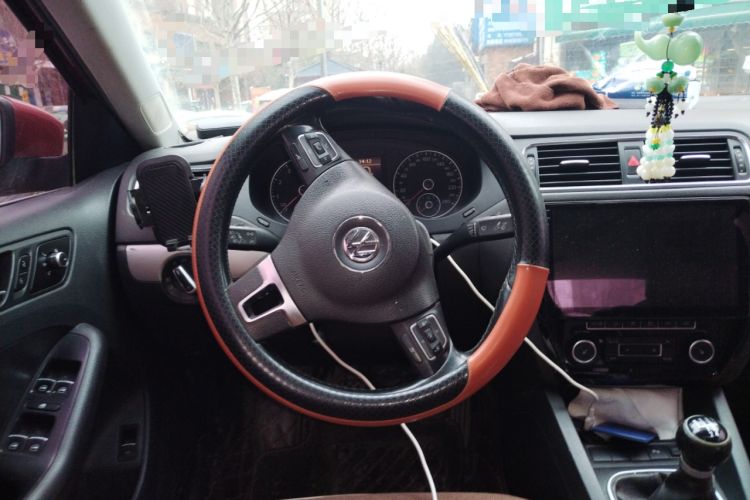 Used Volkswagen Sagitar 2012 1.4TSI Manual Luxury Model Steering Wheel