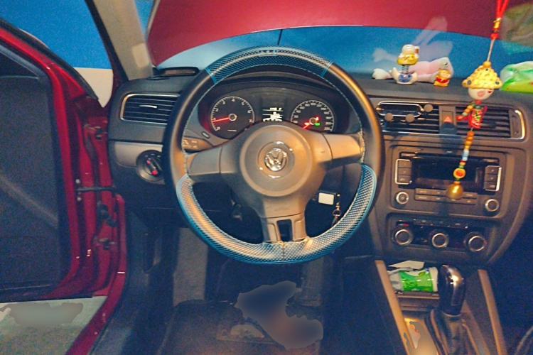 Used Volkswagen Sagitar 2012 1.6L Automatic Fashion Edition Steering Wheel