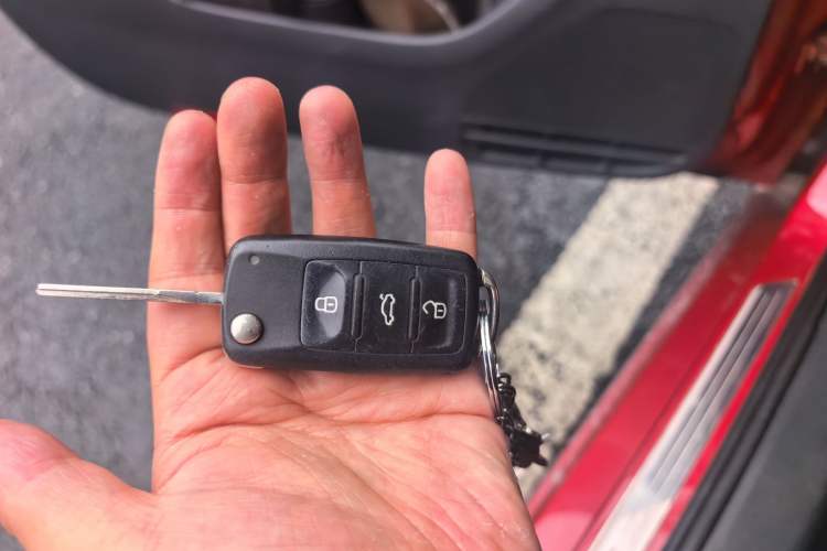 Used Volkswagen Sagitar 2012 1.4TSI Automatic Luxury Edition Vehicle Key