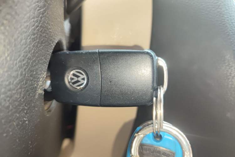 Used Volkswagen Sagitar 2012 1.6L Automatic Comfort Edition Vehicle Key