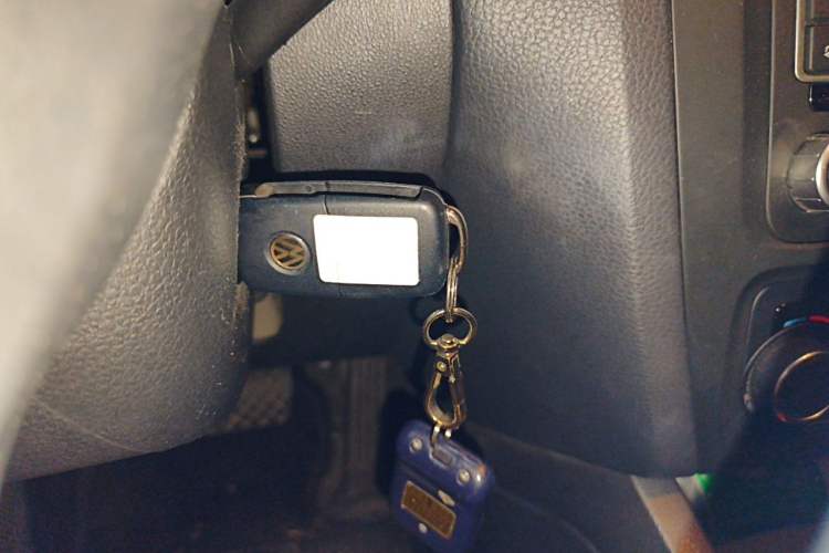 Used Volkswagen Sagitar 2012 1.6L Automatic Fashion Edition Vehicle Key