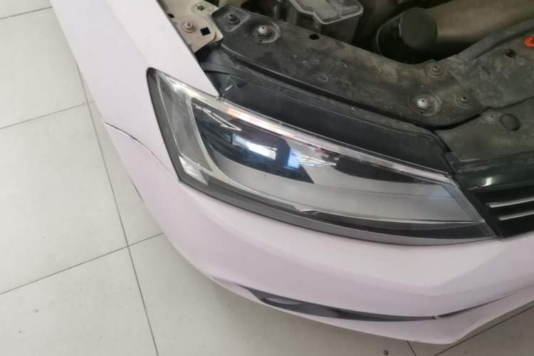 Used Volkswagen Sagitar 2012 1.6L Automatic Comfort Edition Right Front Headlight