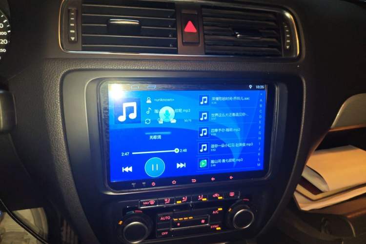 Used Volkswagen Sagitar 2012 1.4TSI Automatic Luxury Edition Audio And AC Panel