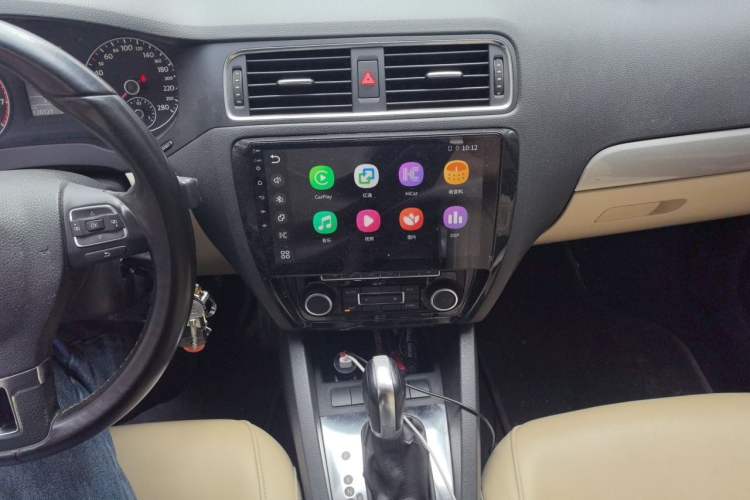 Used Volkswagen Sagitar 2012 1.4TSI Automatic Luxury Edition Audio And AC Panel