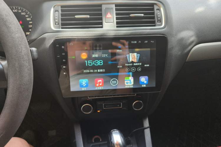 Used Volkswagen Sagitar 2012 1.4TSI Automatic Luxury Edition Audio And AC Panel