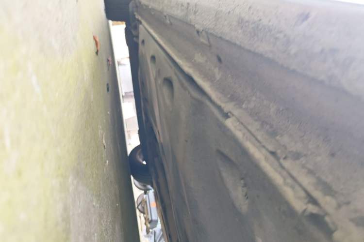 Used Volkswagen Sagitar 2012 1.6L Manual Comfort Model Chassis Front Right