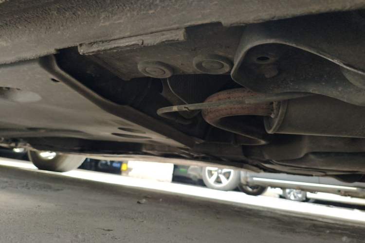 Used Volkswagen Sagitar 2012 1.6L Manual Comfort Model Chassis Rear Left
