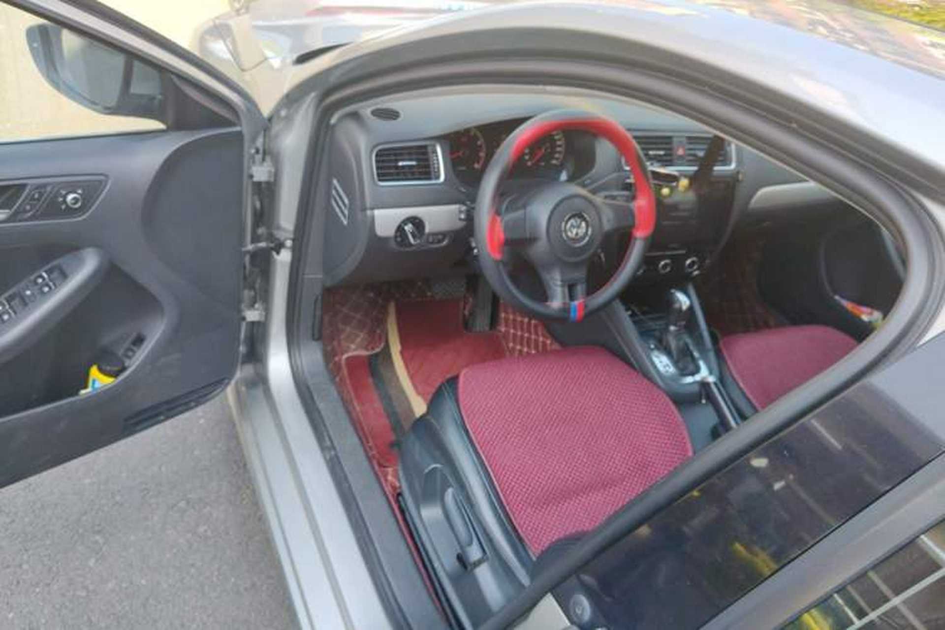Used Volkswagen Sagitar 2012 1.6L Automatic Comfort Edition Driver Seat