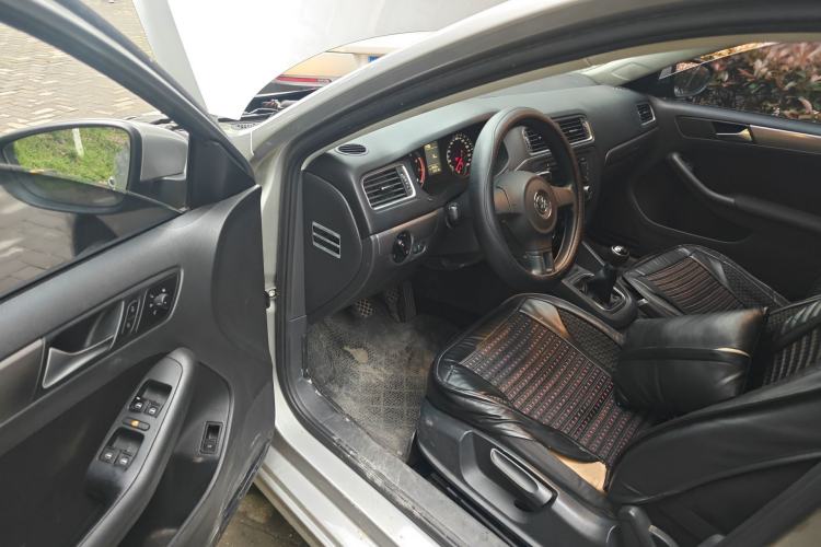 Used Volkswagen Sagitar 2012 1.4TSI Manual Fashion Edition Driver Seat
