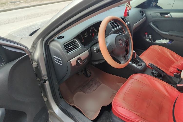 Used Volkswagen Sagitar 2012 1.6L Automatic Comfort Edition Driver Seat