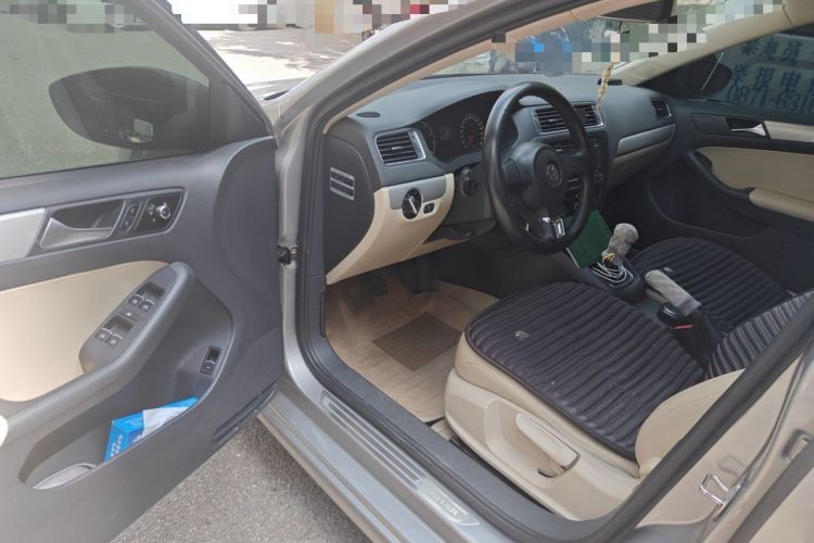 Used Volkswagen Sagitar 2012 1.6L Manual Comfort Model Driver Seat