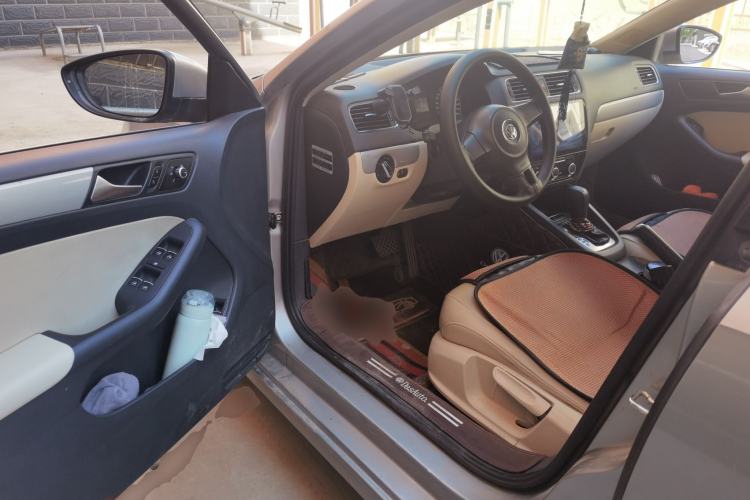 Used Volkswagen Sagitar 2012 1.6L Automatic Comfort Edition Driver Seat