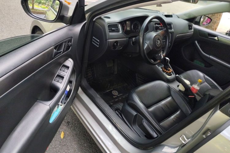 Used Volkswagen Sagitar 2012 1.4TSI Automatic Fashion Edition Driver Seat