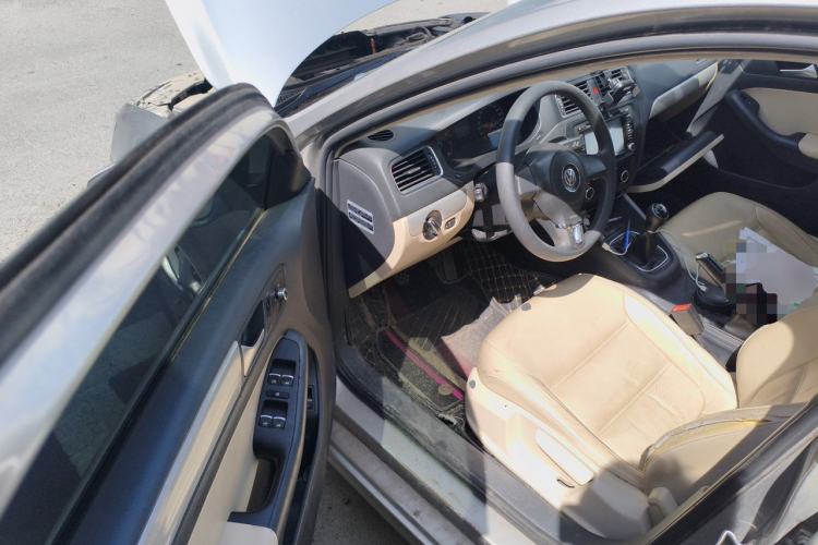 Used Volkswagen Sagitar 2012 1.6L Manual Comfort Model Driver Seat