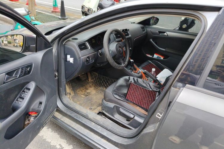 Used Volkswagen Sagitar 2012 1.6L Automatic Fashion Edition Driver Seat