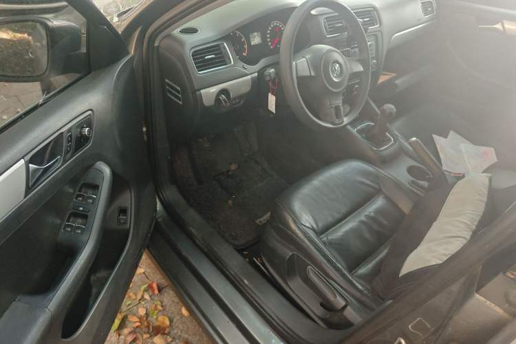 Used Volkswagen Sagitar 2012 1.6L Manual Comfort Model Driver Seat