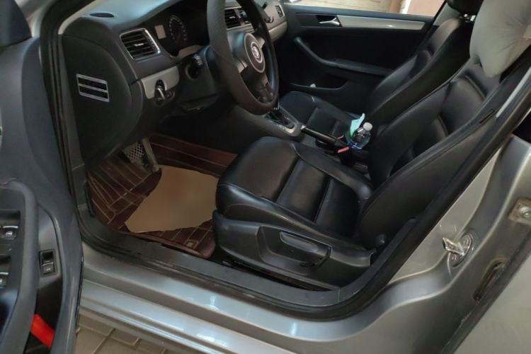 Used Volkswagen Sagitar 2012 1.6L Automatic Comfort Edition Driver Seat