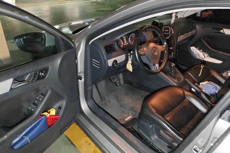 Used Volkswagen Sagitar 2012 1.4TSI Automatic Luxury Edition Driver Seat
