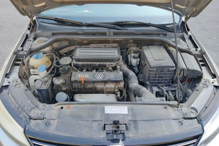 Used Volkswagen Sagitar 2012 1.6L Automatic Comfort Edition Engine Bay