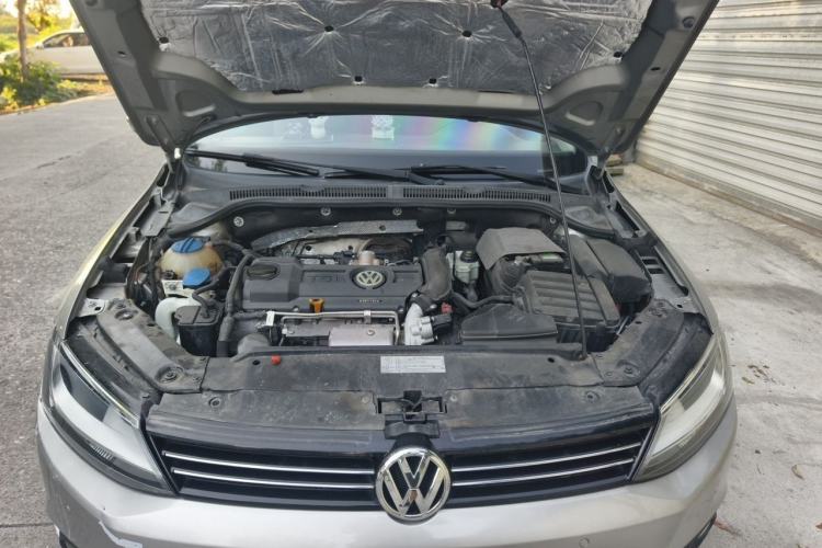 Used Volkswagen Sagitar 2012 1.4TSI Manual Luxury Model Engine Bay