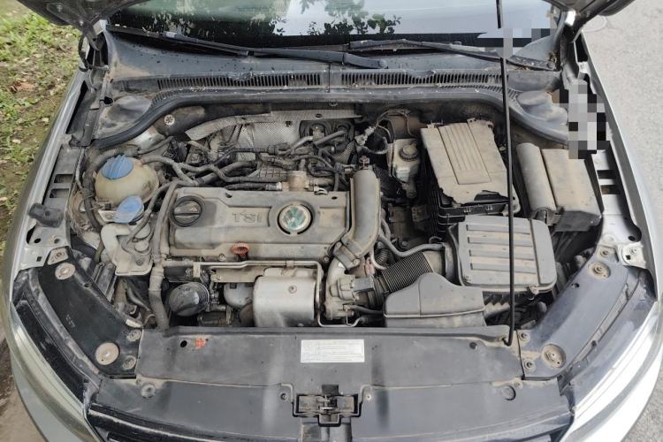 Used Volkswagen Sagitar 2012 1.4TSI Automatic Flagship Edition Engine Bay