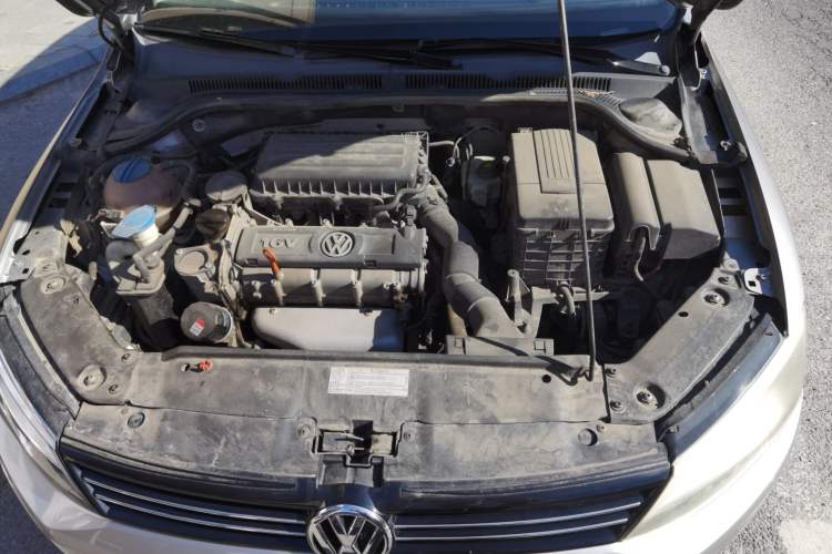 Used Volkswagen Sagitar 2012 1.6L Automatic Comfort Edition Engine Bay