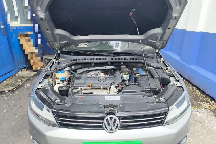 Used Volkswagen Sagitar 2012 1.4TSI Manual Luxury Model Engine Bay