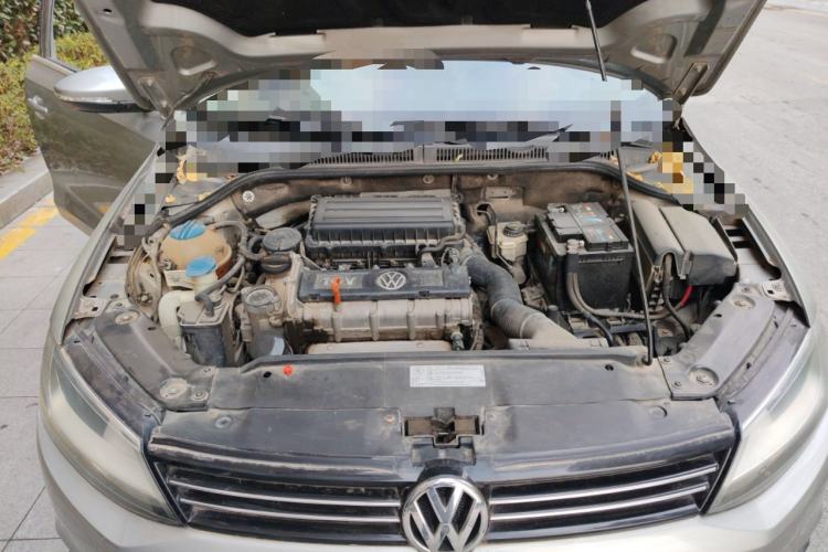 Used Volkswagen Sagitar 2012 1.6L Manual Comfort Model Engine Bay