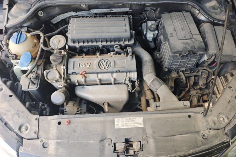 Used Volkswagen Sagitar 2012 1.6L Automatic Comfort Edition Engine Bay