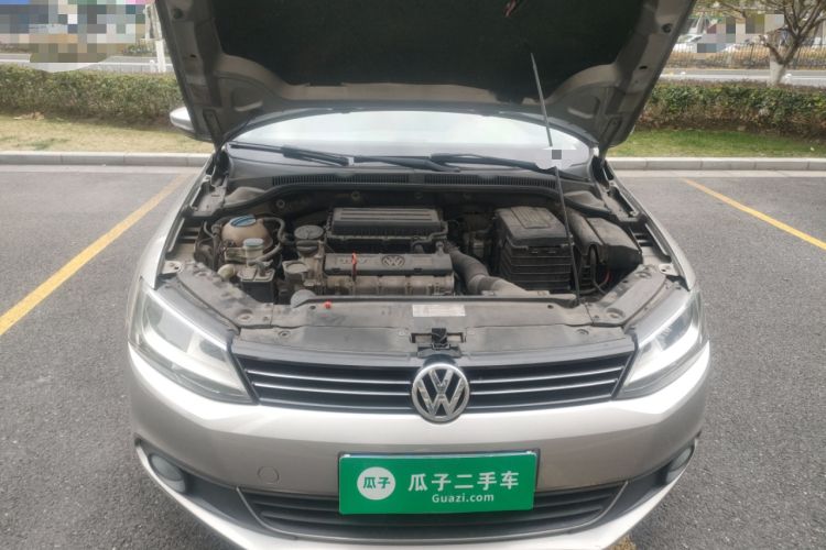 Used Volkswagen Sagitar 2012 1.6L Automatic Fashion Edition Engine Bay