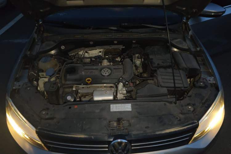 Used Volkswagen Sagitar 2012 1.4TSI Automatic Luxury Edition Engine Bay