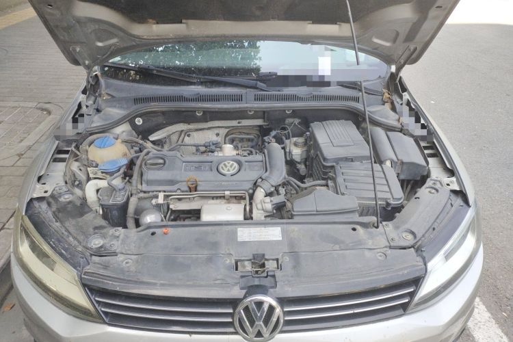 Used Volkswagen Sagitar 2012 1.4TSI Automatic Luxury Edition Engine Bay