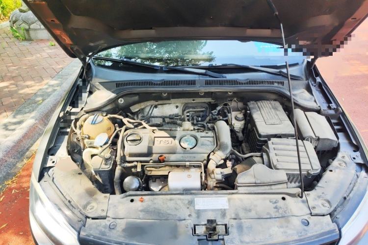Used Volkswagen Sagitar 2012 1.4TSI Automatic Luxury Edition Engine Bay