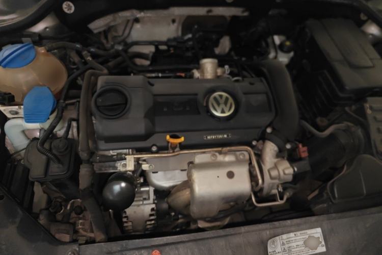 Used Volkswagen Sagitar 2012 1.4TSI Automatic Luxury Edition Engine Bay