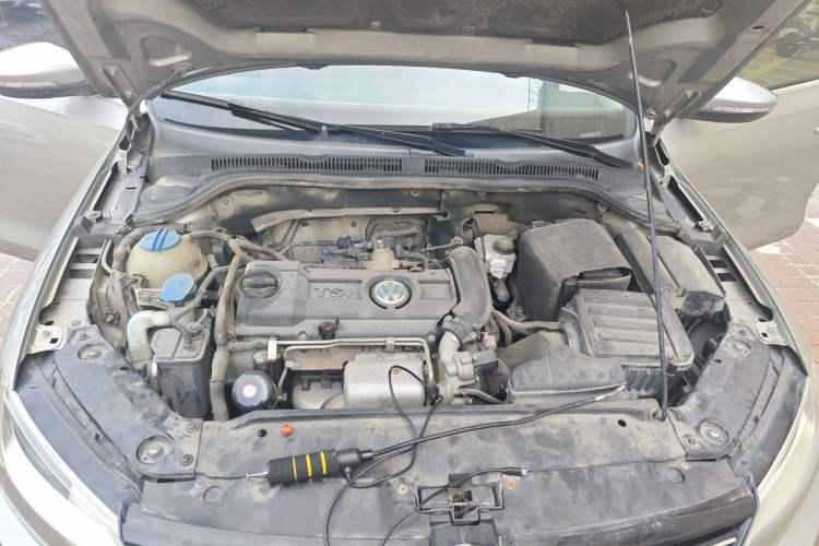 Used Volkswagen Sagitar 2012 1.4TSI Manual Luxury Model Engine Bay