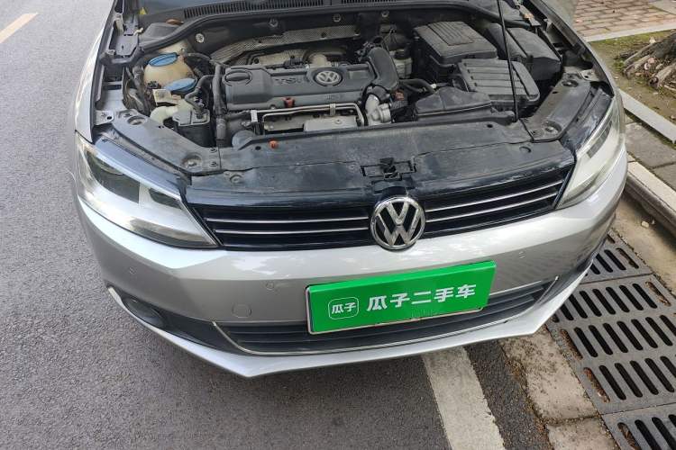 Used Volkswagen Sagitar 2012 1.4TSI Automatic Luxury Edition Engine Bay